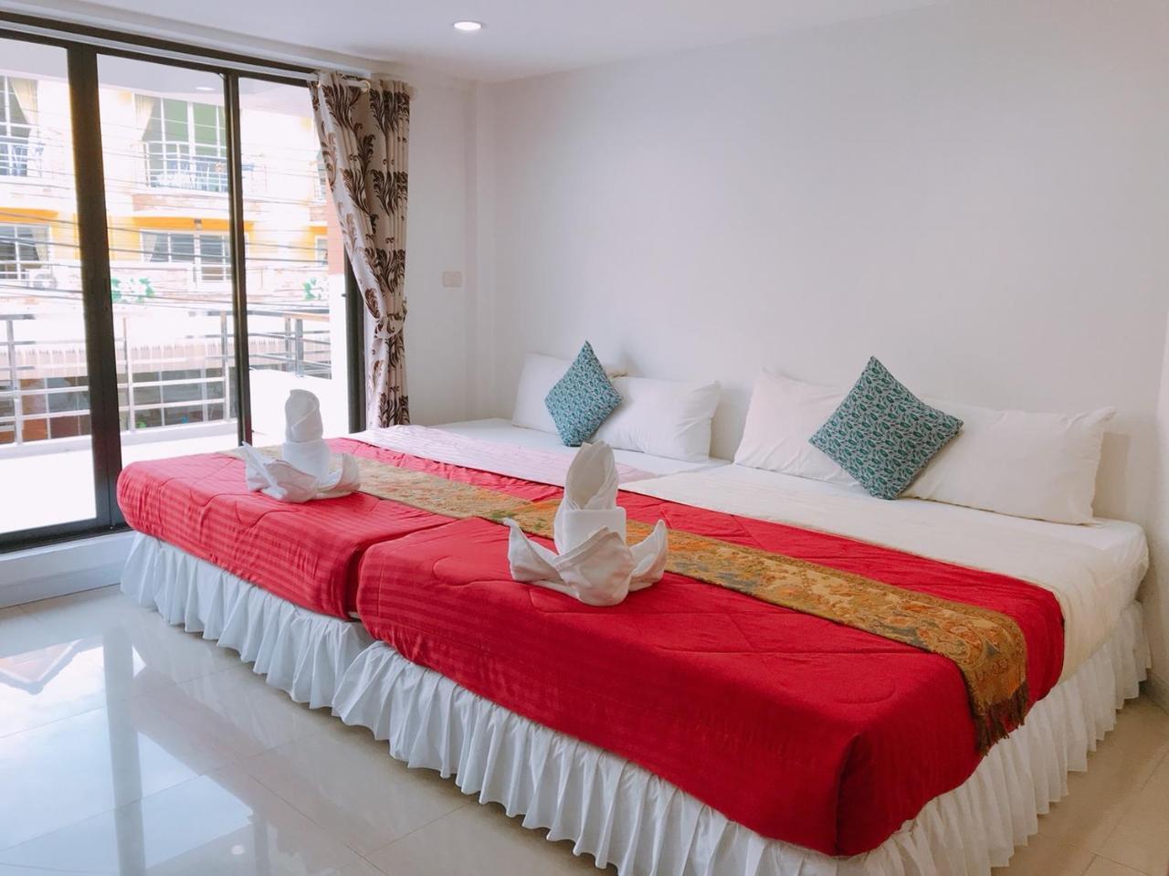 Bird Hotel Chonburi Exterior foto